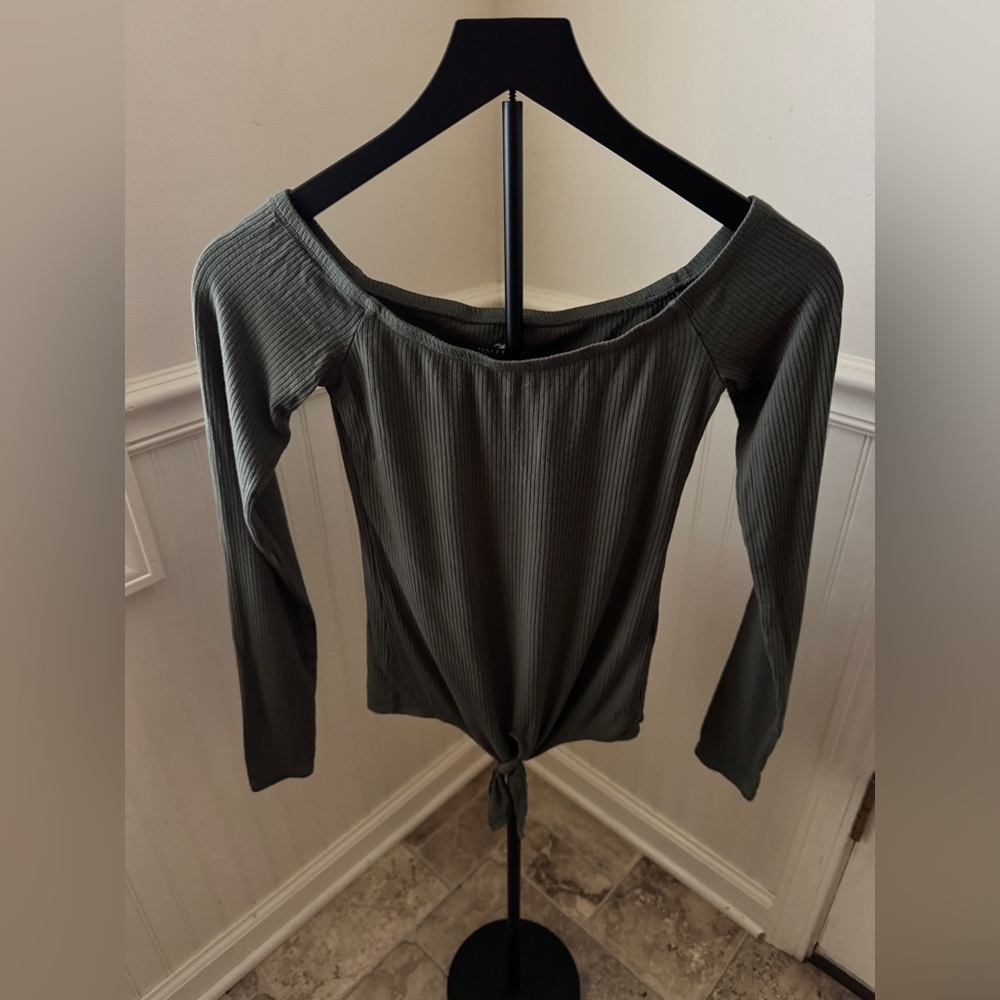 Hollister Dark Olive Ribbed Off The Shoulder Tee Size Small